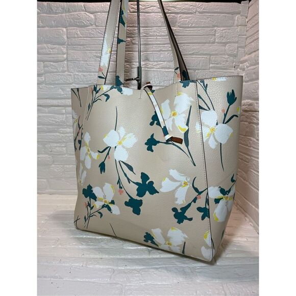 Beautiful Floral large Tote Target - Picture 3 of 7